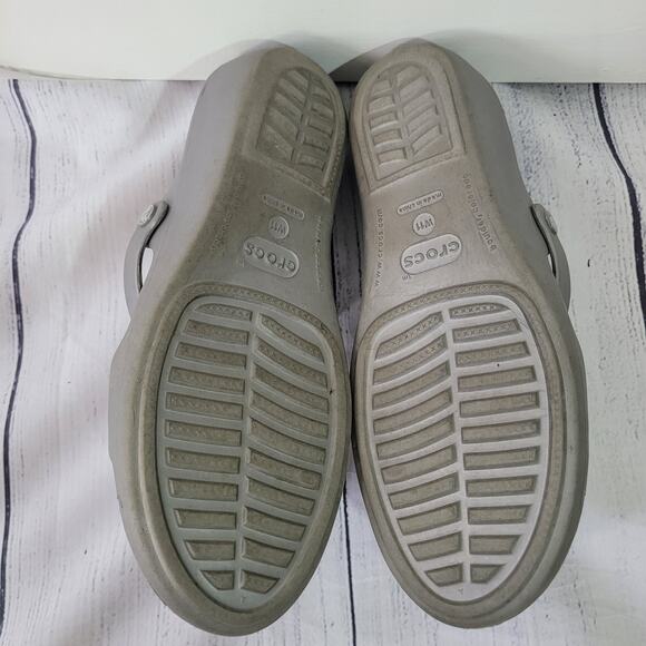 Crocs Size W11 Slip On Silver Black Swiftwater Strappy Sandals Open Back - Picture 3 of 7